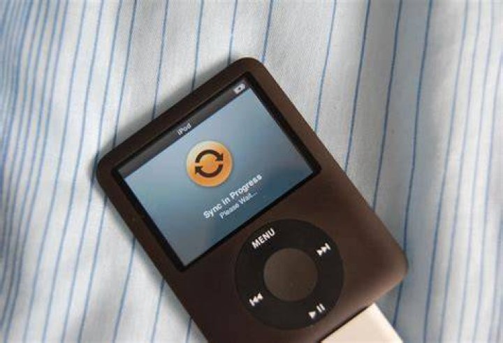 How do I put my iPod touch in pairing mode?