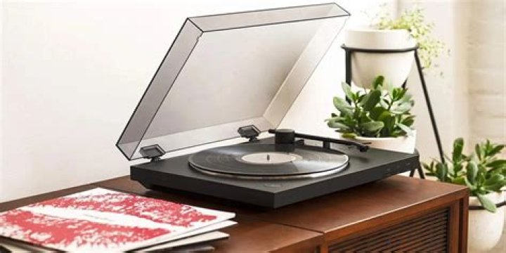 How do you get a turntable to come off?