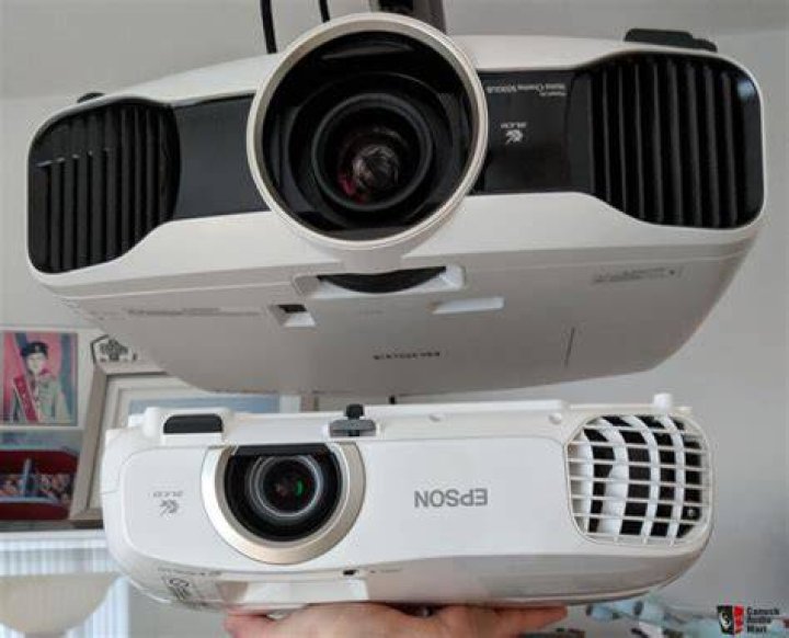 How does the Epson home cinema 5030ub work?