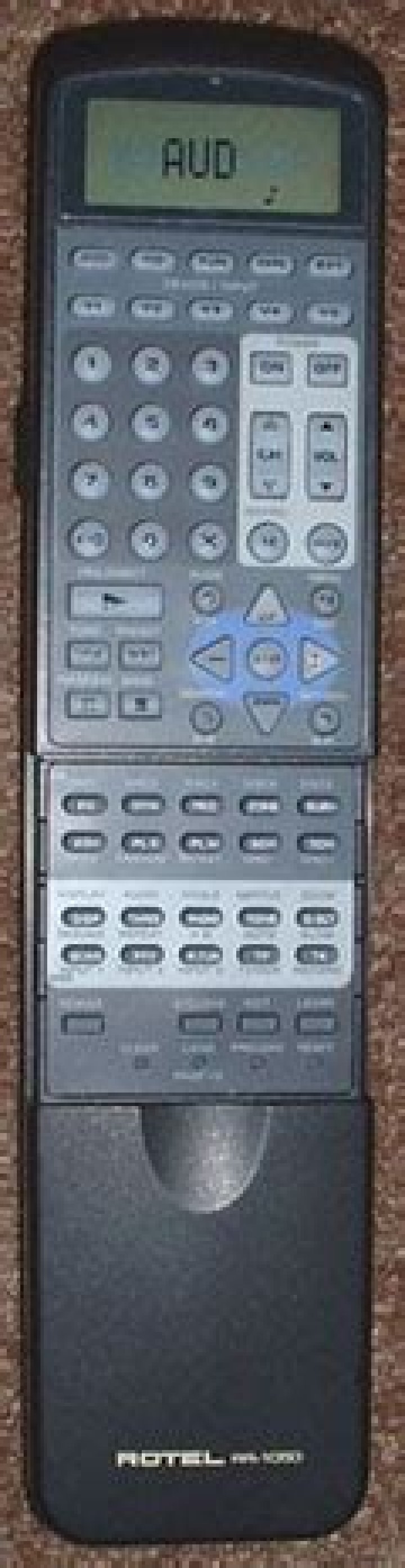 What kind of remote control does RSX 1067 have?