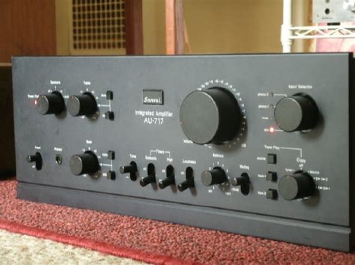 What makes the Sansui AU-717 integrated amplifier so special?