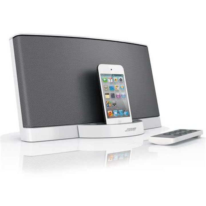 Why does my Bose SoundDock not connect to my iPhone?